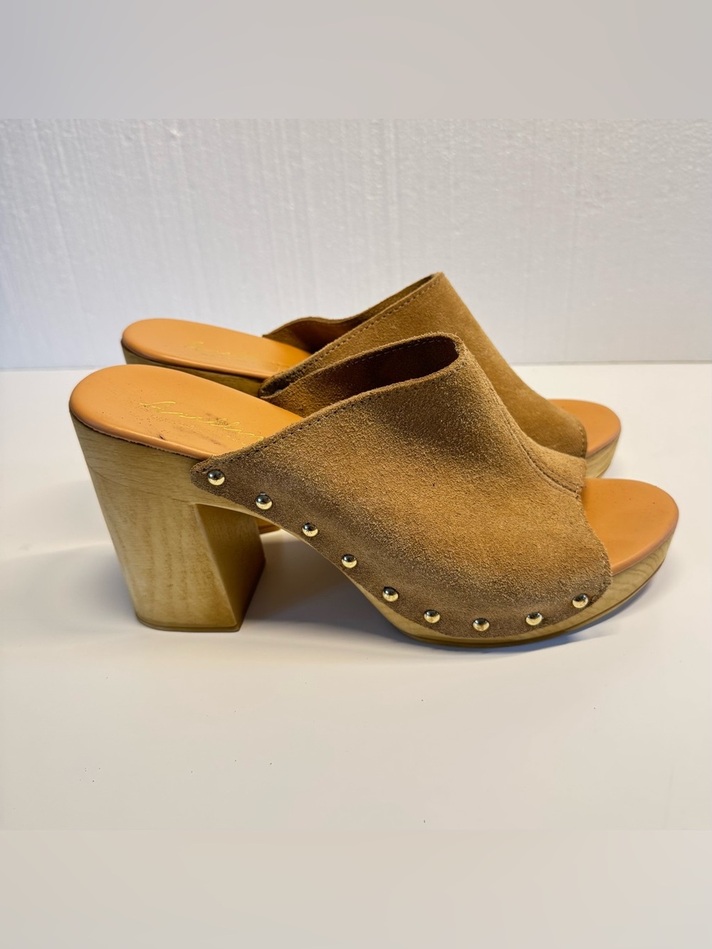 AVELLINI Italy Wooden Heel Tan Suede Leather Boho Retro Clog Mules Sz US 9